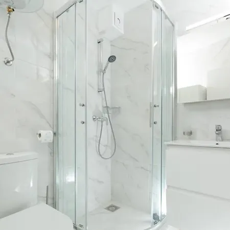 Ivo Apartments *